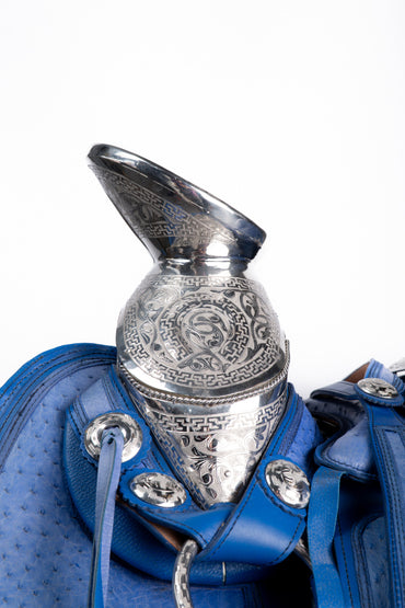 MONTURA EN PIEL DE AVESTRUZ COLA DE PATO AZUL FUSTE Y HERRAJE DE ACERO MONEL