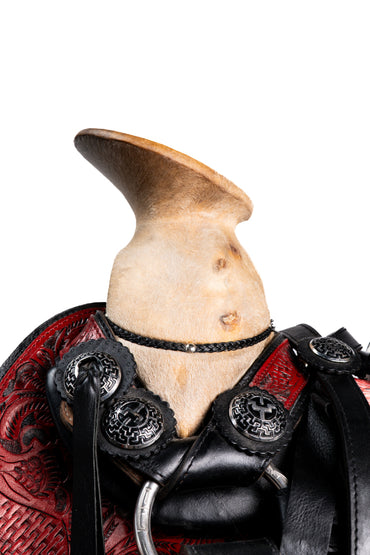 MONTURA DE GUARDA CINCELADAS NEGRA CON ROJO COLA DE PATO FUSTE NORMAL