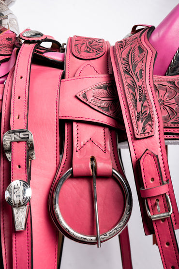 MONTURA COLA DE PATO CINCELADAS A MANO ROSA FUSTE Y HERRAJE MONEL