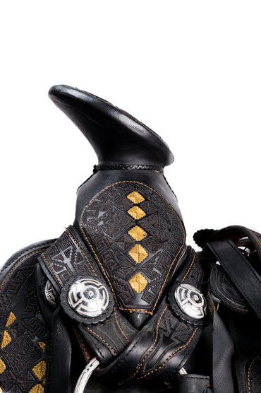 MONTURA CUADRADA BORDADAS EN HILO DE ALGODON NEGRO CON DORADO VAQUETA DEL 4 HERRAJE ACERO MONEL