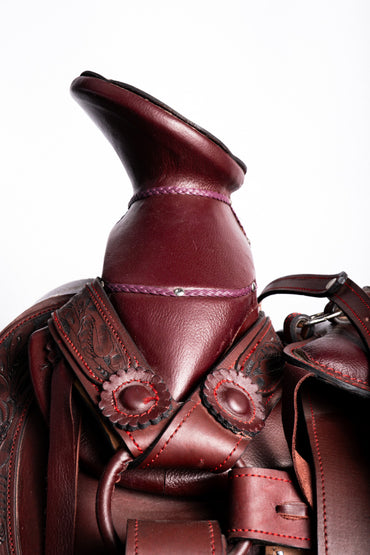 MONTURA DE GUARDA CINCELADAS VINO COLA DE PATO CON CANTINA Y FUSTE FORRADO EN PIEL