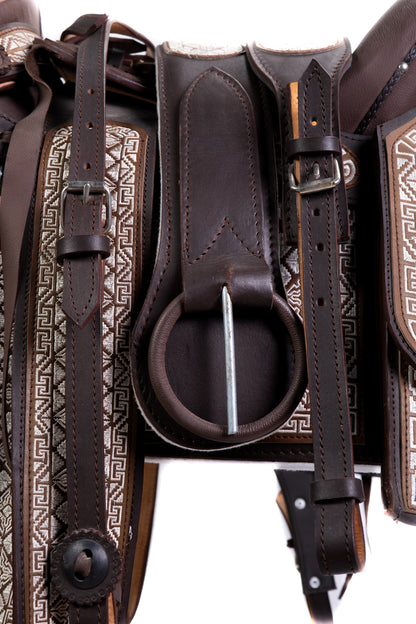 MONTURA BORDADA EN HILO DE ALGODÓN VAQUETA 4 CHOCOLATE S/ HERRAJES CUADRADA